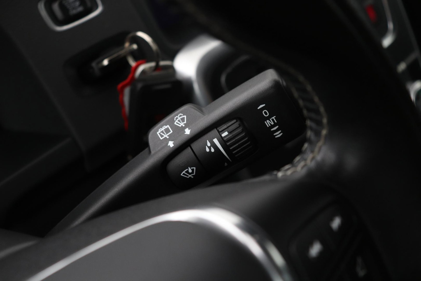 Volvo V60 T3 R-Design | Trekhaak | Adaptieve Xenon | Standkachel | Automaat | Navigatie | 18 Inch