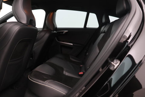 Volvo V60 T3 R-Design | Trekhaak | Adaptieve Xenon | Standkachel | Automaat | Navigatie | 18 Inch