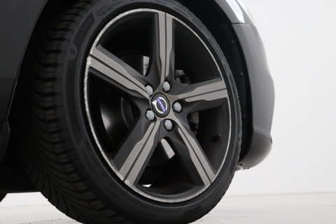 Volvo V60 T3 R-Design | Trekhaak | Adaptieve Xenon | Standkachel | Automaat | Navigatie | 18 Inch