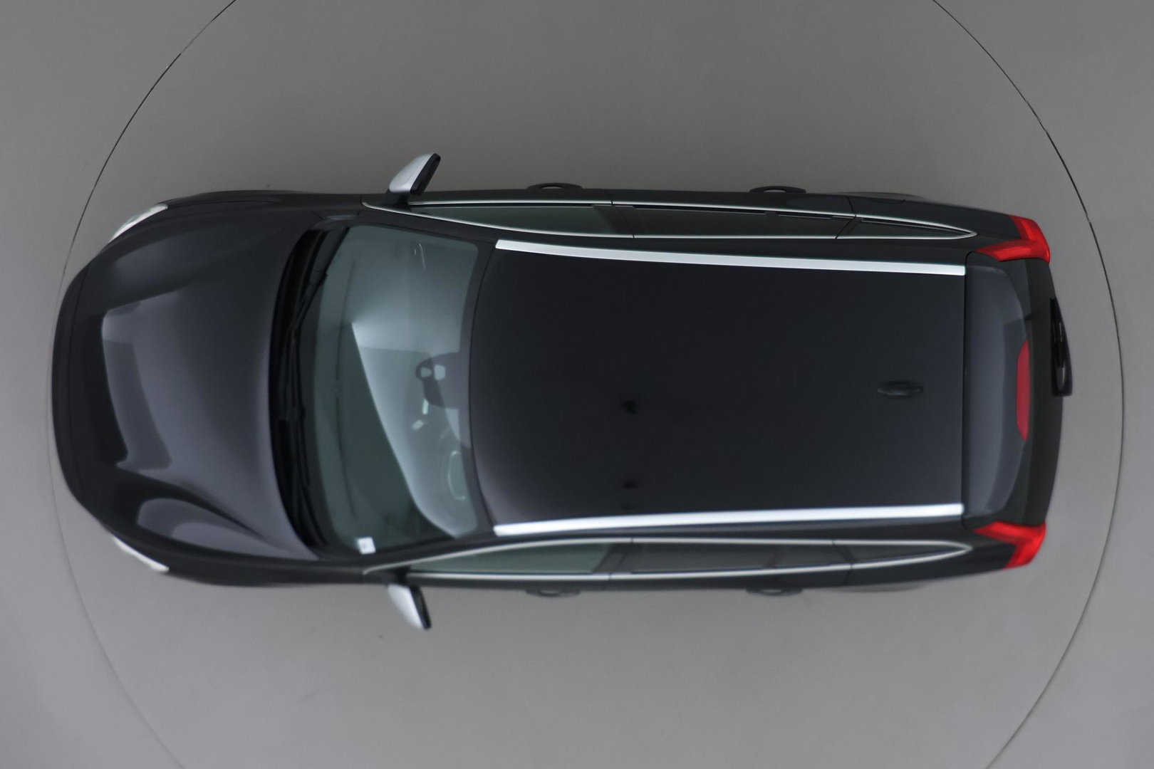 Volvo V60 T3 R-Design | Trekhaak | Adaptieve Xenon | Standkachel | Automaat | Navigatie | 18 Inch