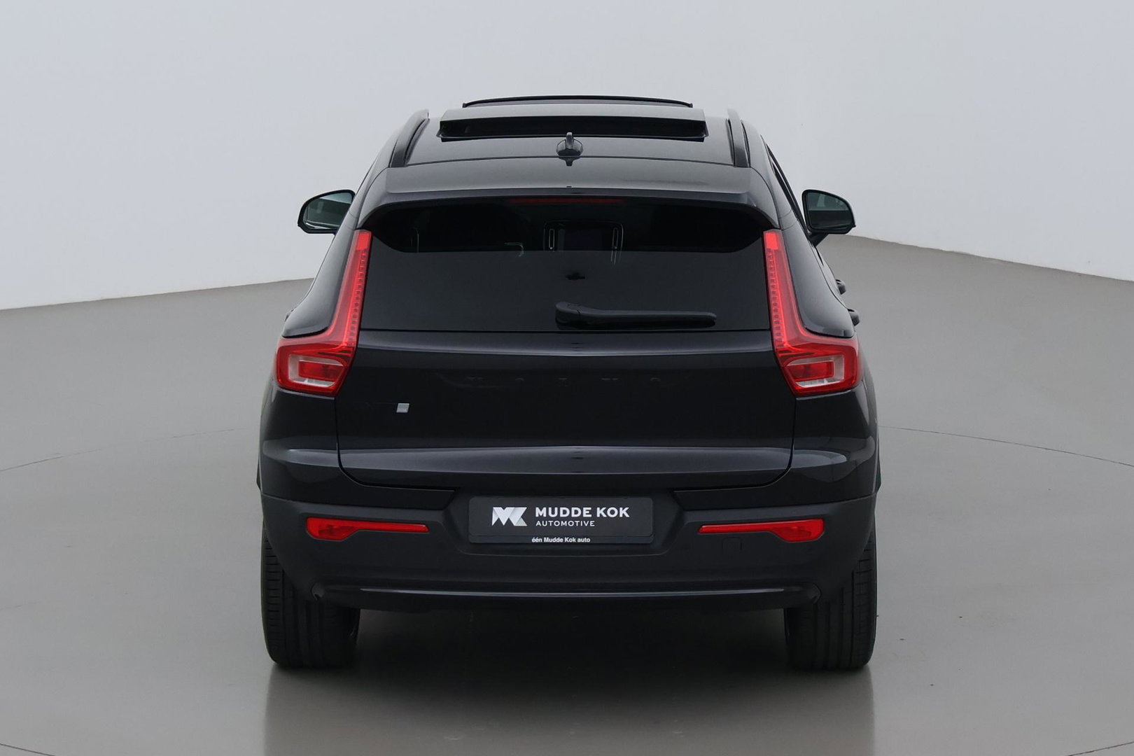 Volvo EX40 Single Motor Extended Range Plus Black Ed. 82 kWh | ACC | Panoramadak | 360° Camera | Harman/Kardon | BLIS | 20 Inch