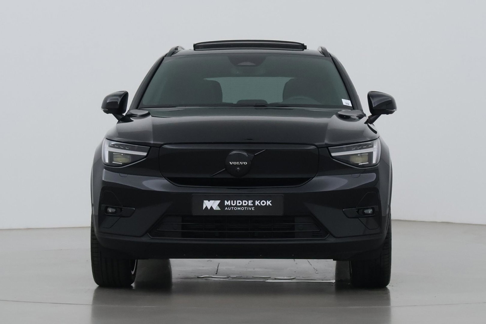 Volvo EX40 Single Motor Extended Range Plus Black Ed. 82 kWh | ACC | Panoramadak | 360° Camera | Harman/Kardon | BLIS | 20 Inch
