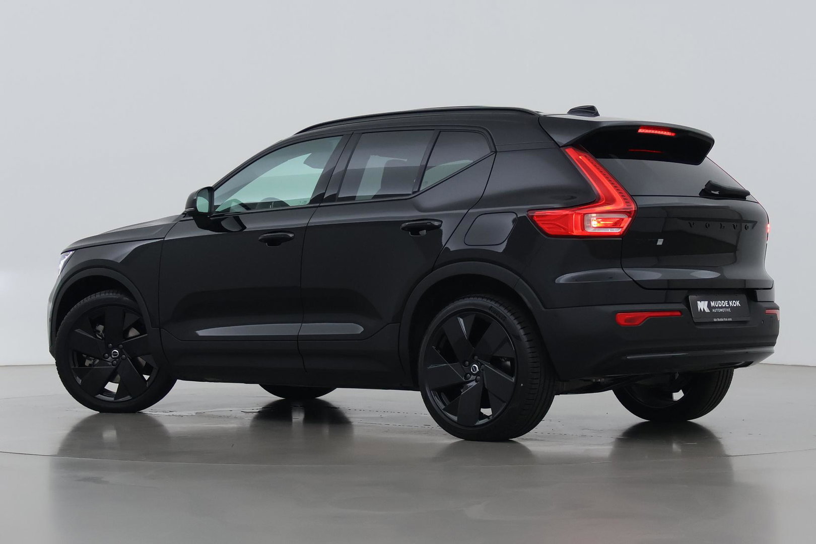 Volvo EX40 Single Motor Extended Range Plus Black Ed. 82 kWh | ACC | Panoramadak | 360° Camera | Harman/Kardon | BLIS | 20 Inch