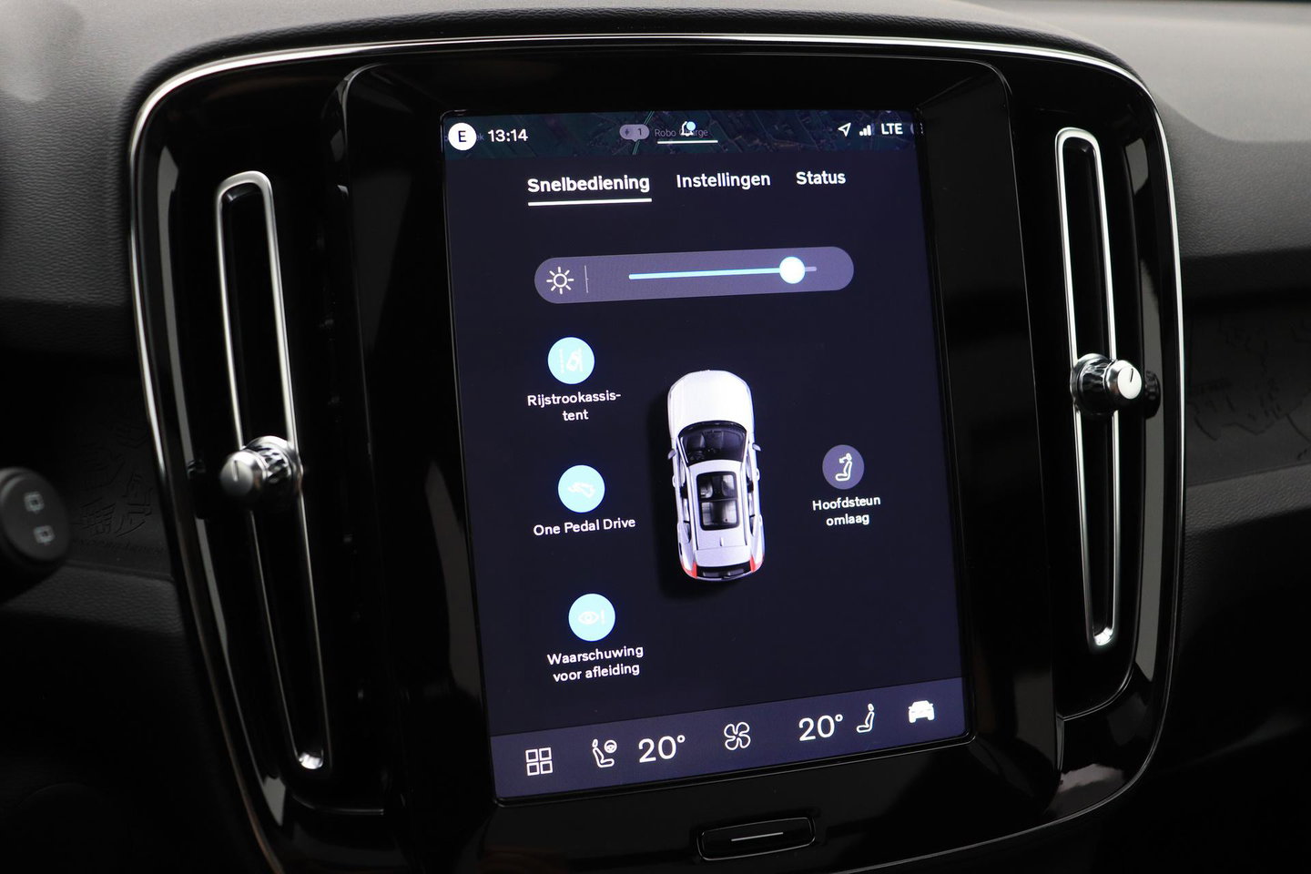 Volvo EX40 Single Motor Extended Range Plus Black Ed. 82 kWh | ACC | Panoramadak | 360° Camera | Harman/Kardon | BLIS | 20 Inch