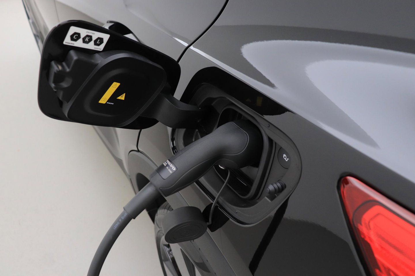 Volvo EX40 Single Motor Extended Range Plus Black Ed. 82 kWh | ACC | Panoramadak | 360° Camera | Harman/Kardon | BLIS | 20 Inch