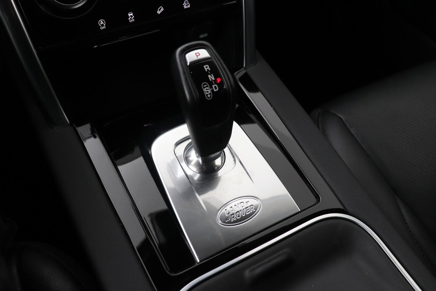 Land Rover Discovery Sport D180 2.0 S | Automaat | Vol-Leder | Getint Glas | Camera | Stoelverwarming