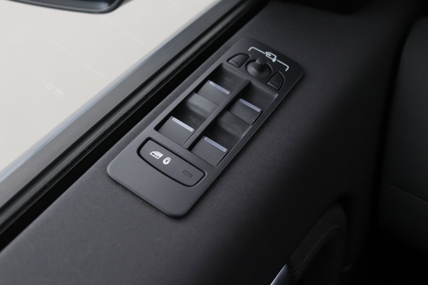 Land Rover Discovery Sport D180 2.0 S | Automaat | Vol-Leder | Getint Glas | Camera | Stoelverwarming