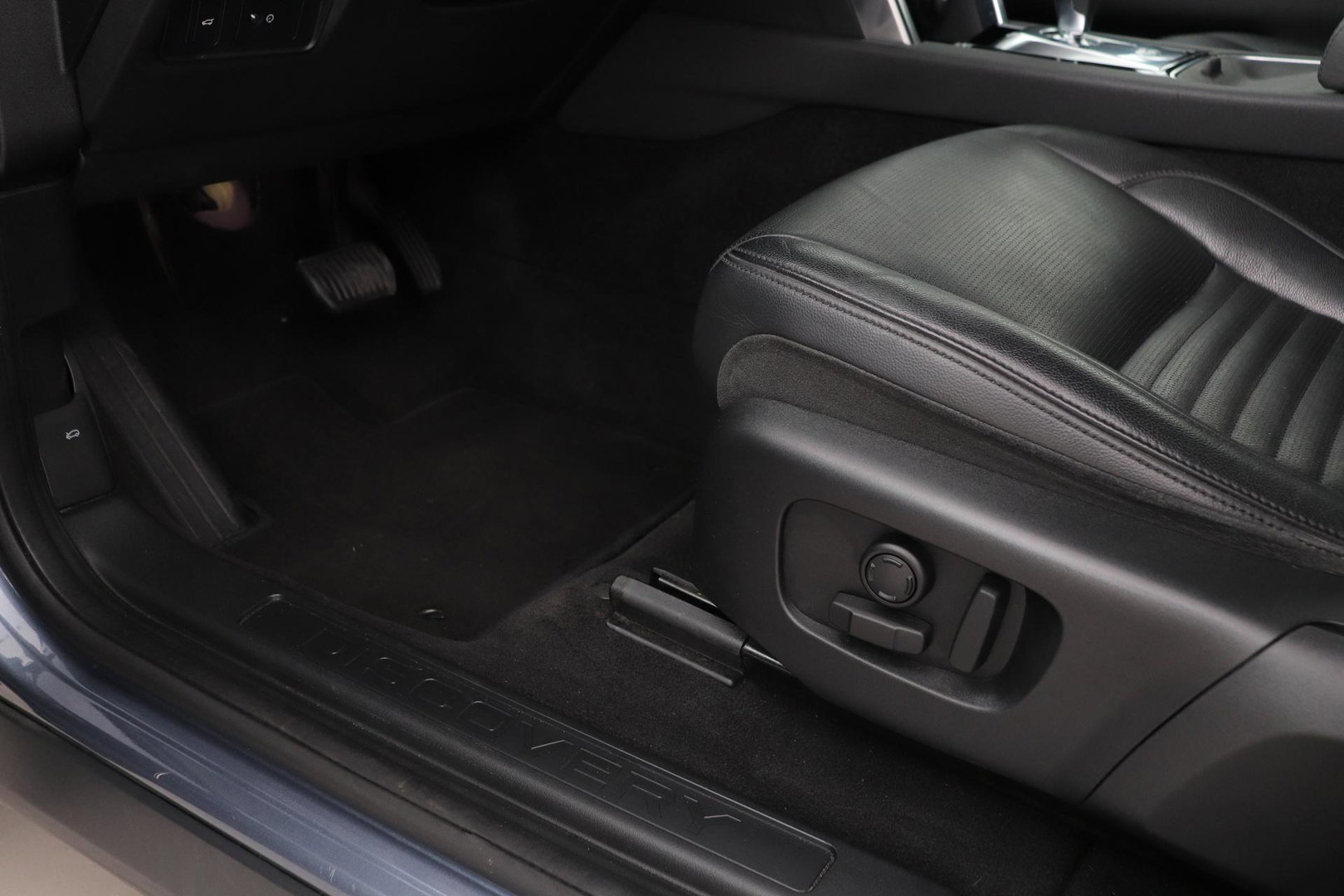 Land Rover Discovery Sport D180 2.0 S | Automaat | Vol-Leder | Getint Glas | Camera | Stoelverwarming