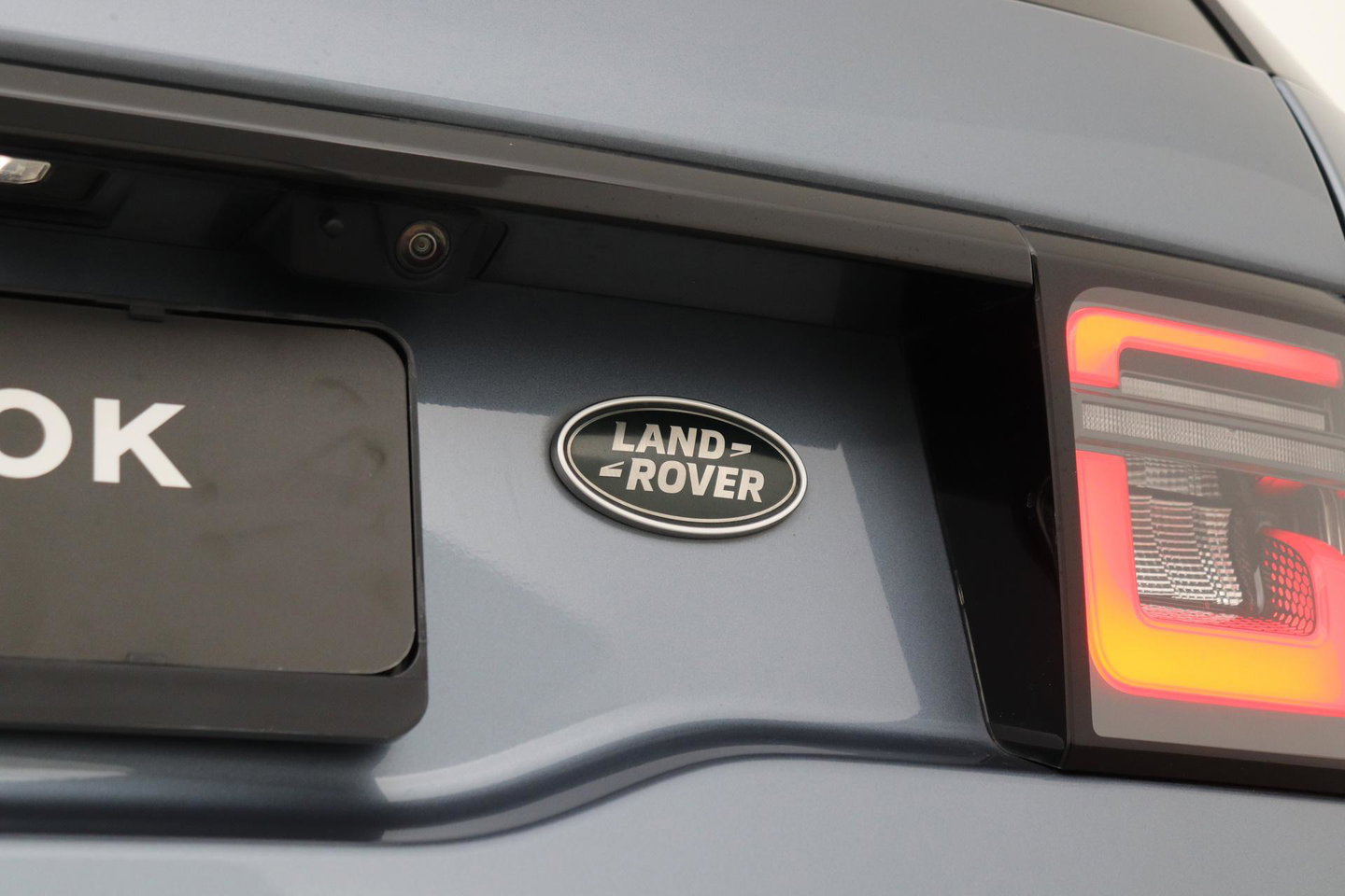 Land Rover Discovery Sport D180 2.0 S | Automaat | Vol-Leder | Getint Glas | Camera | Stoelverwarming