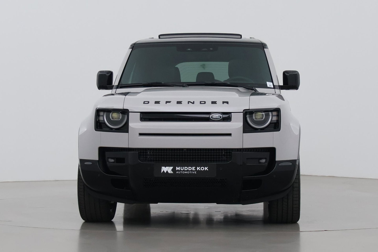 Land Rover Defender 2.0 P300e 110 X-Dynamic HSE | FACELIFT | ClearSight | Meridian Surround | Koelbox | Head-Up | Luchtvering | Trekhaak