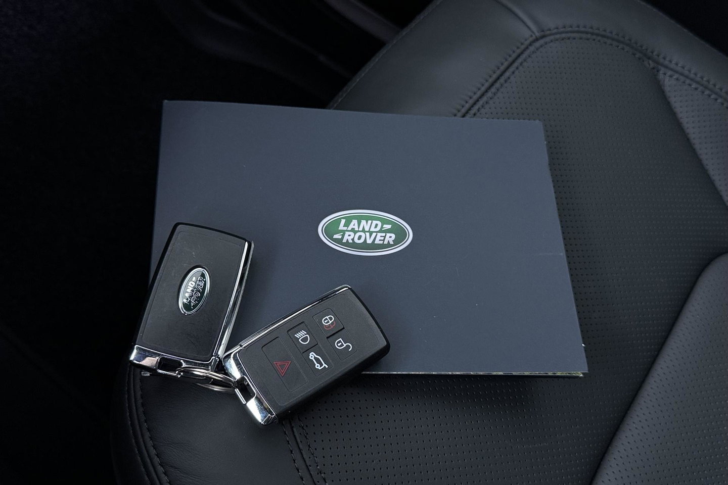 Land Rover Defender 2.0 P300e 110 X-Dynamic HSE | FACELIFT | ClearSight | Meridian Surround | Koelbox | Head-Up | Luchtvering | Trekhaak