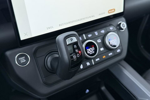 Land Rover Defender 2.0 P300e 110 X-Dynamic HSE | FACELIFT | ClearSight | Meridian Surround | Koelbox | Head-Up | Luchtvering | Trekhaak