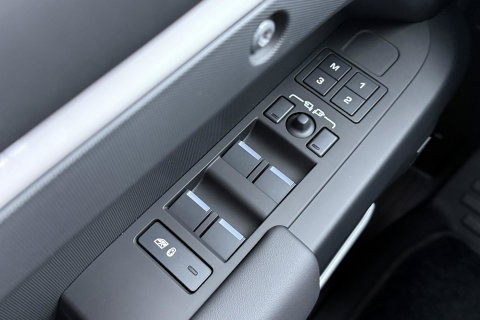 Land Rover Defender 2.0 P300e 110 X-Dynamic HSE | FACELIFT | ClearSight | Meridian Surround | Koelbox | Head-Up | Luchtvering | Trekhaak