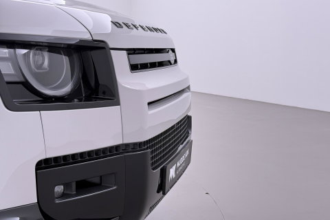 Land Rover Defender 2.0 P300e 110 X-Dynamic HSE | FACELIFT | ClearSight | Meridian Surround | Koelbox | Head-Up | Luchtvering | Trekhaak