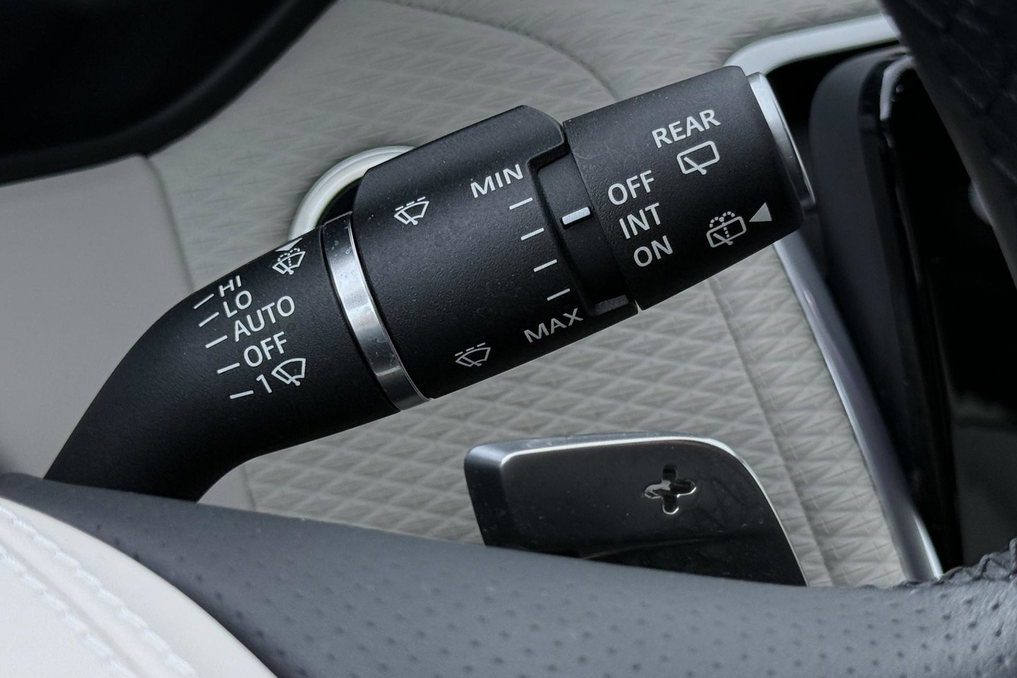 Land Rover Range Rover Velar 2.0 D200 R-Dynamic SE | ACC | Meridian Surround | Matrix LED | Keyless Entry | Stoel+Stuurverwarming | 20 inch