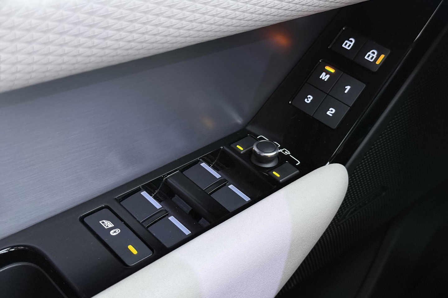 Land Rover Range Rover Velar 2.0 D200 R-Dynamic SE | ACC | Meridian Surround | Matrix LED | Keyless Entry | Stoel+Stuurverwarming | 20 inch