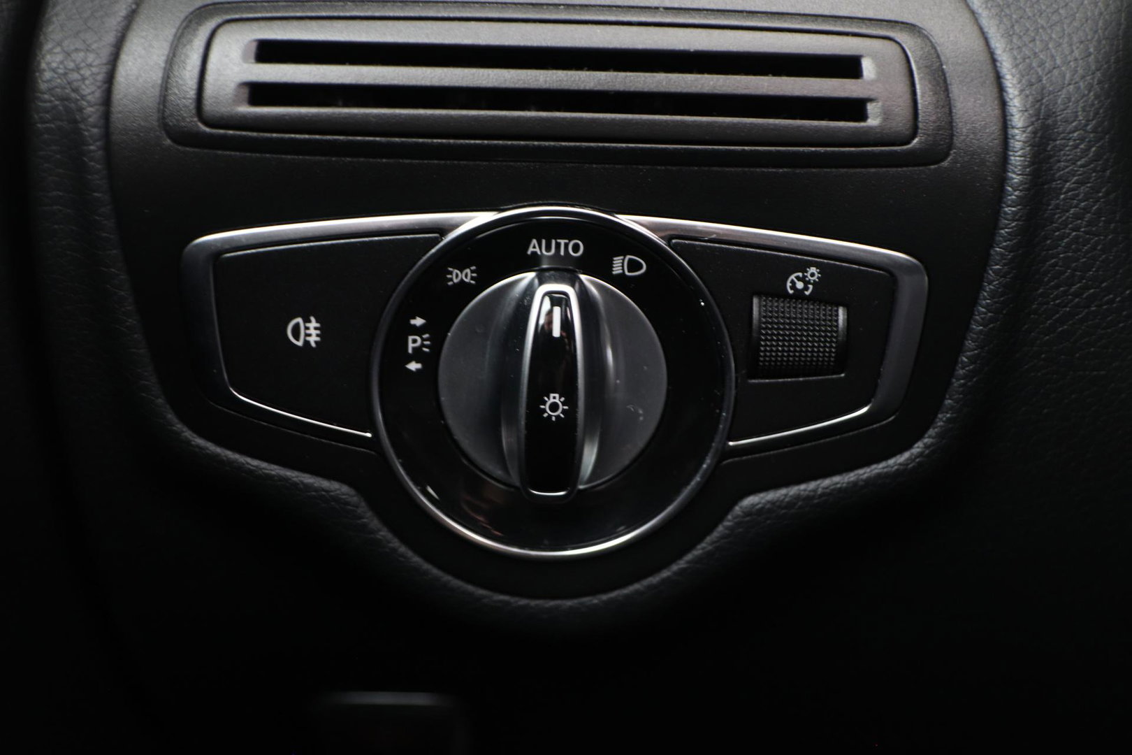Mercedes-Benz C-Klasse Estate 200 Ambition | Automaat | Panoramadak | Trekhaak | Cruise Control | 18 Inch