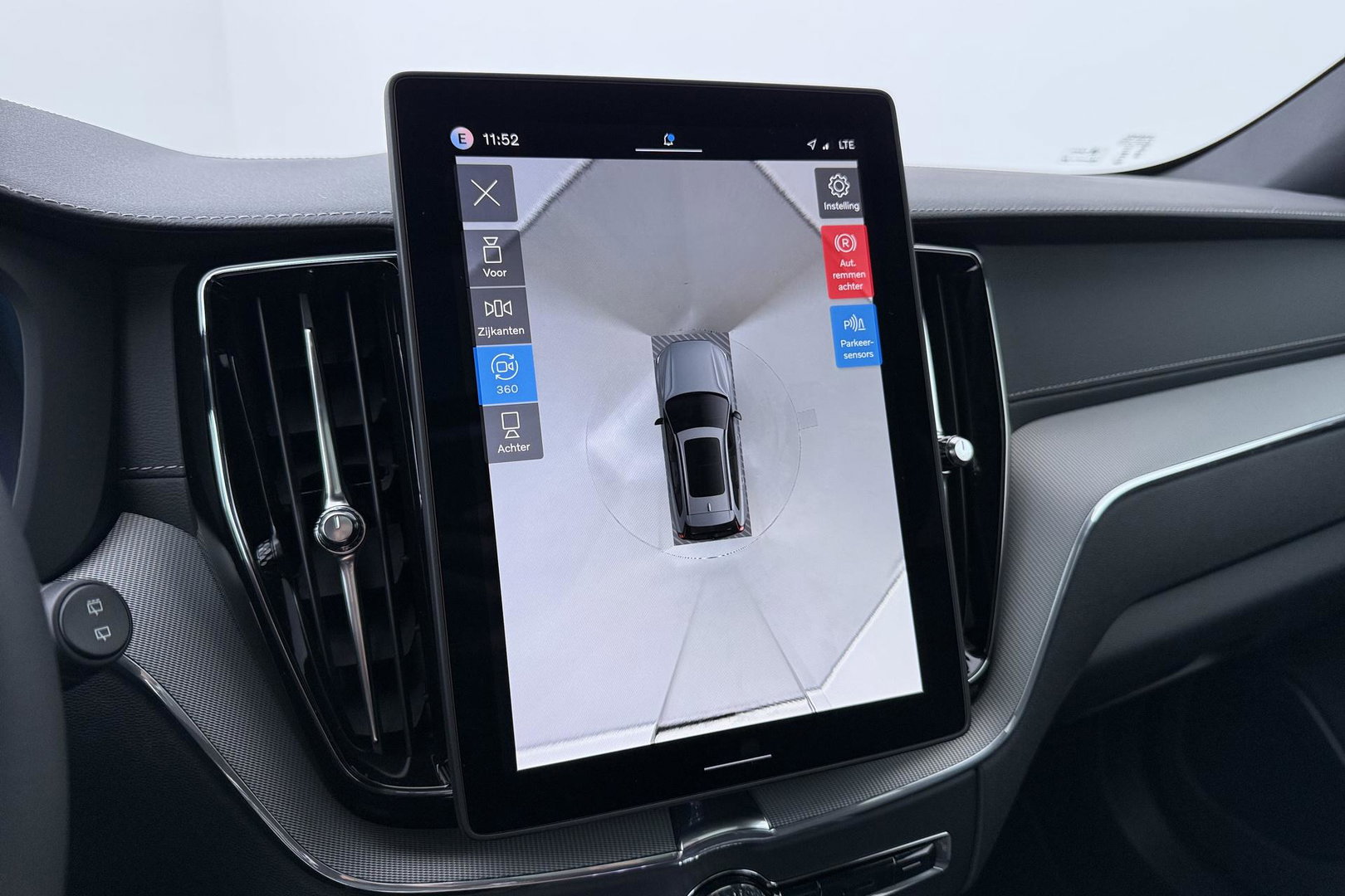 Volvo XC60 T8 Plug-in hybrid Ultra Black Edition | ACC | Panoramadak | 360° Camera | Head-Up | Harman/Kardon | 22 Inch