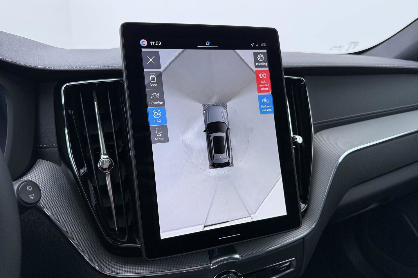 Volvo XC60 T8 Plug-in hybrid Ultra Black Edition | ACC | Panoramadak | 360° Camera | Head-Up | Harman/Kardon | 22 Inch