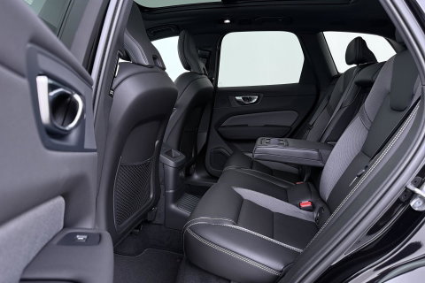 Volvo XC60 T8 Plug-in hybrid Ultra Black Edition | ACC | Panoramadak | 360° Camera | Head-Up | Harman/Kardon | 22 Inch