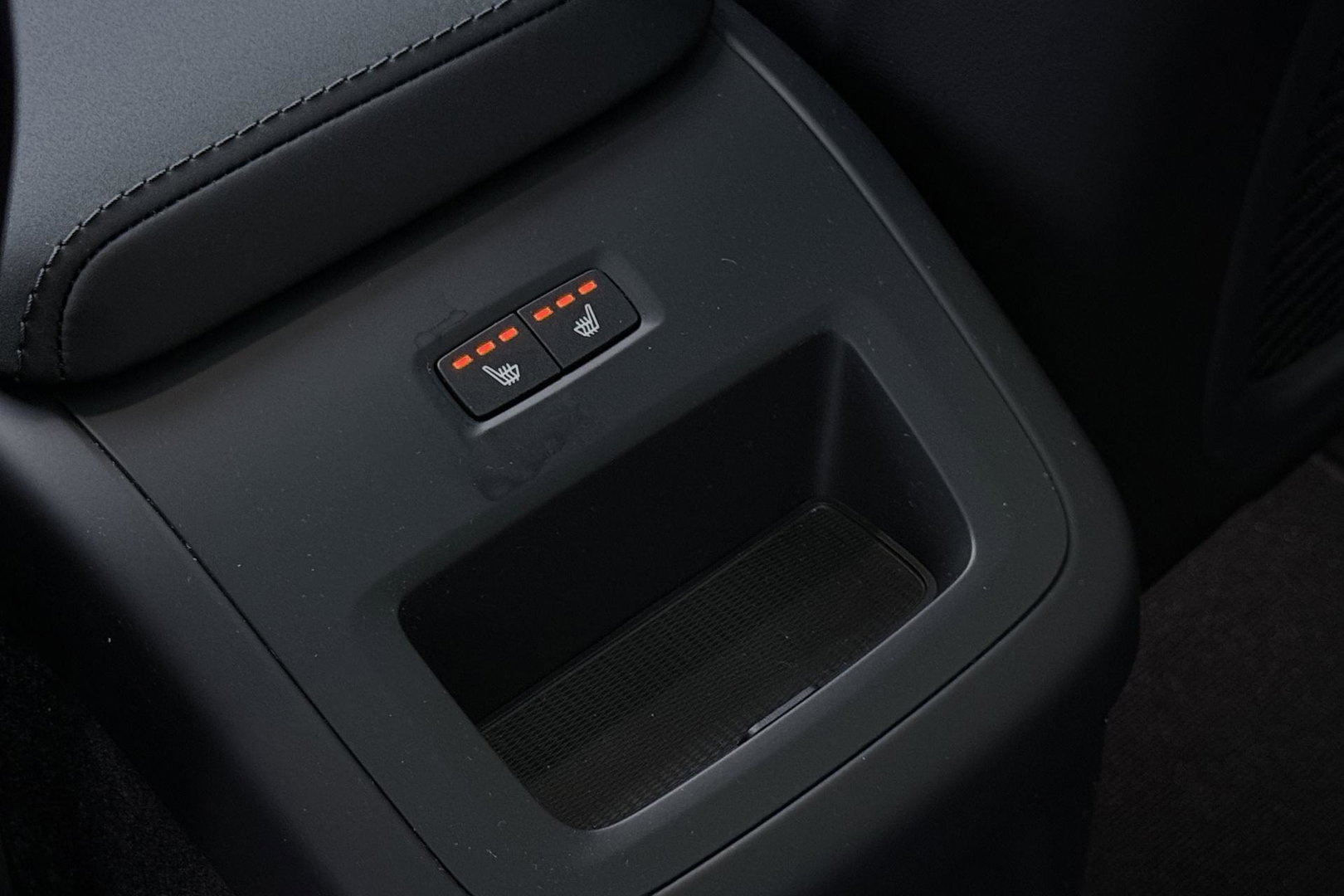 Volvo XC60 T8 Plug-in hybrid Ultra Black Edition | ACC | Panoramadak | 360° Camera | Head-Up | Harman/Kardon | 22 Inch