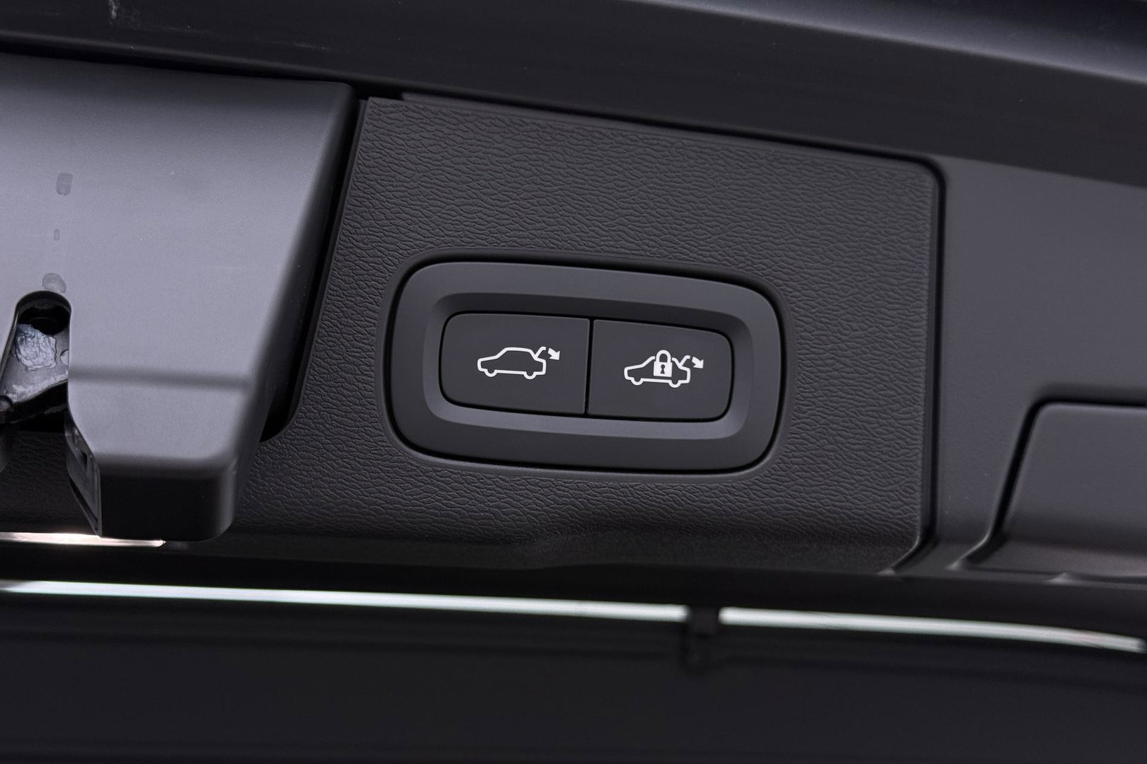 Volvo XC60 T8 Plug-in hybrid Ultra Black Edition | ACC | Panoramadak | 360° Camera | Head-Up | Harman/Kardon | 22 Inch