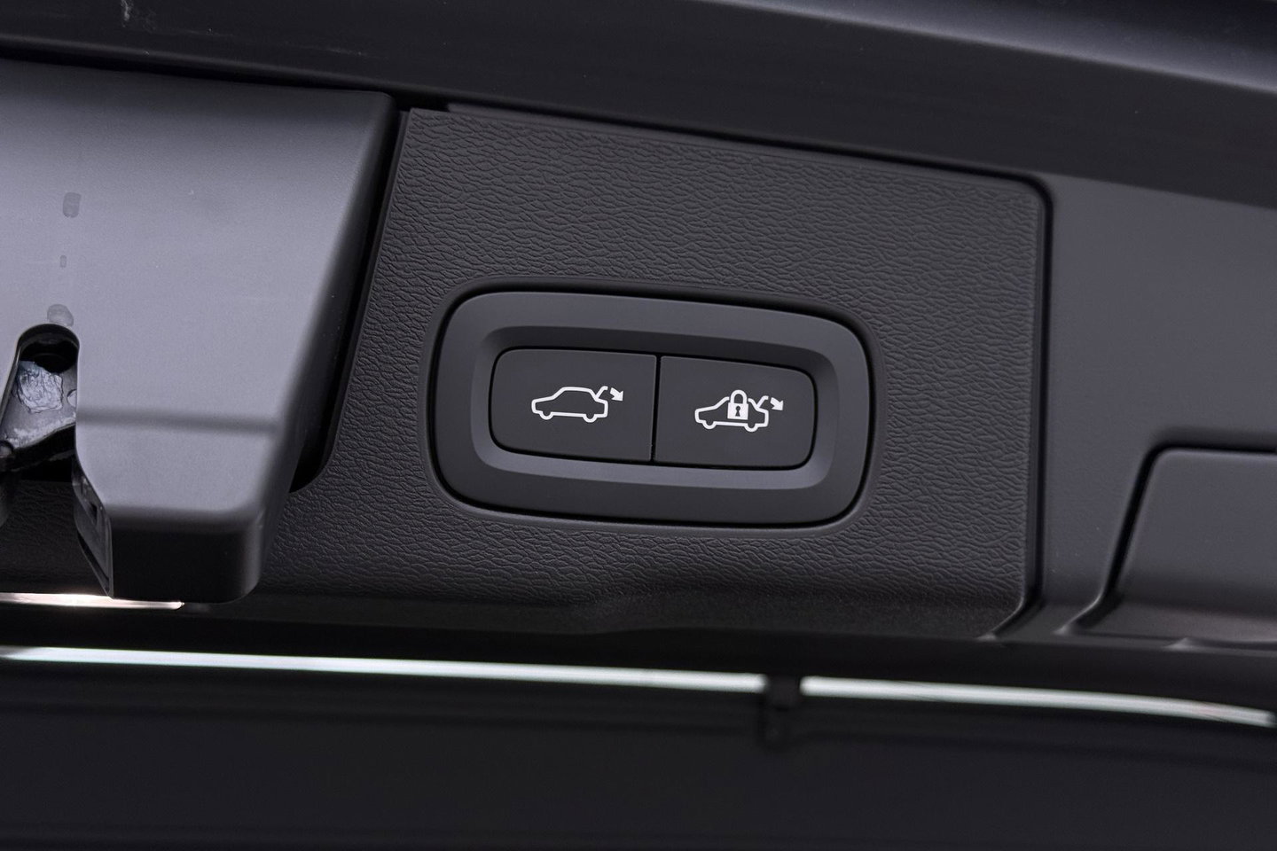 Volvo XC60 T8 Plug-in hybrid Ultra Black Edition | ACC | Panoramadak | 360° Camera | Head-Up | Harman/Kardon | 22 Inch