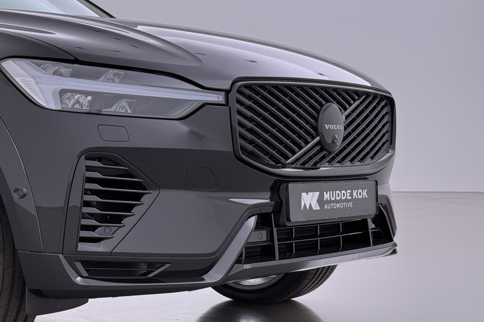 Volvo XC60 T8 Plug-in hybrid Ultra Black Edition | ACC | Panoramadak | 360° Camera | Head-Up | Harman/Kardon | 22 Inch