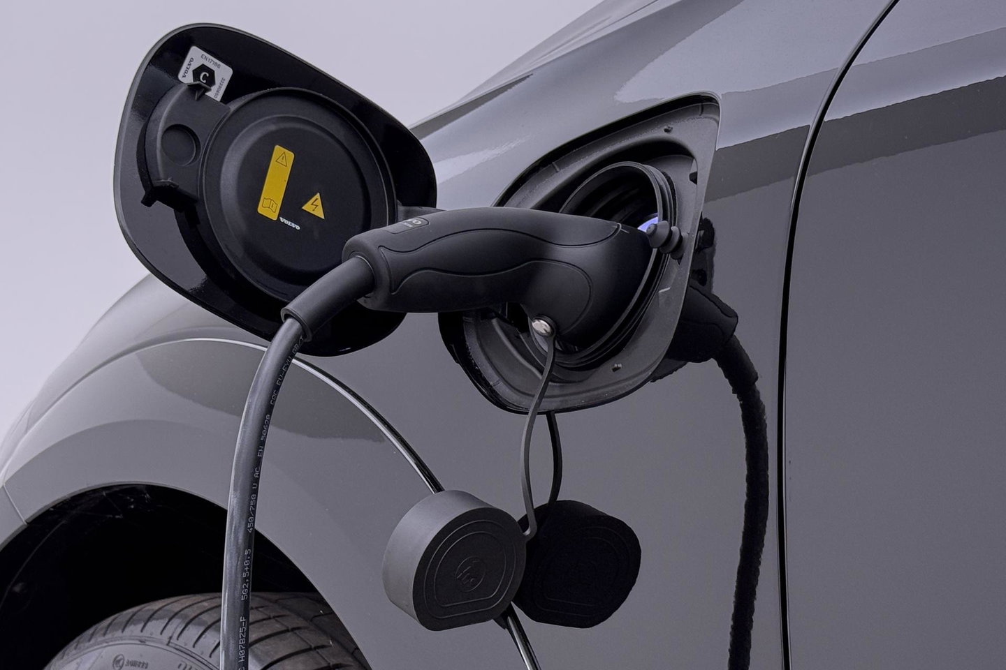 Volvo XC60 T8 Plug-in hybrid Ultra Black Edition | ACC | Panoramadak | 360° Camera | Head-Up | Harman/Kardon | 22 Inch