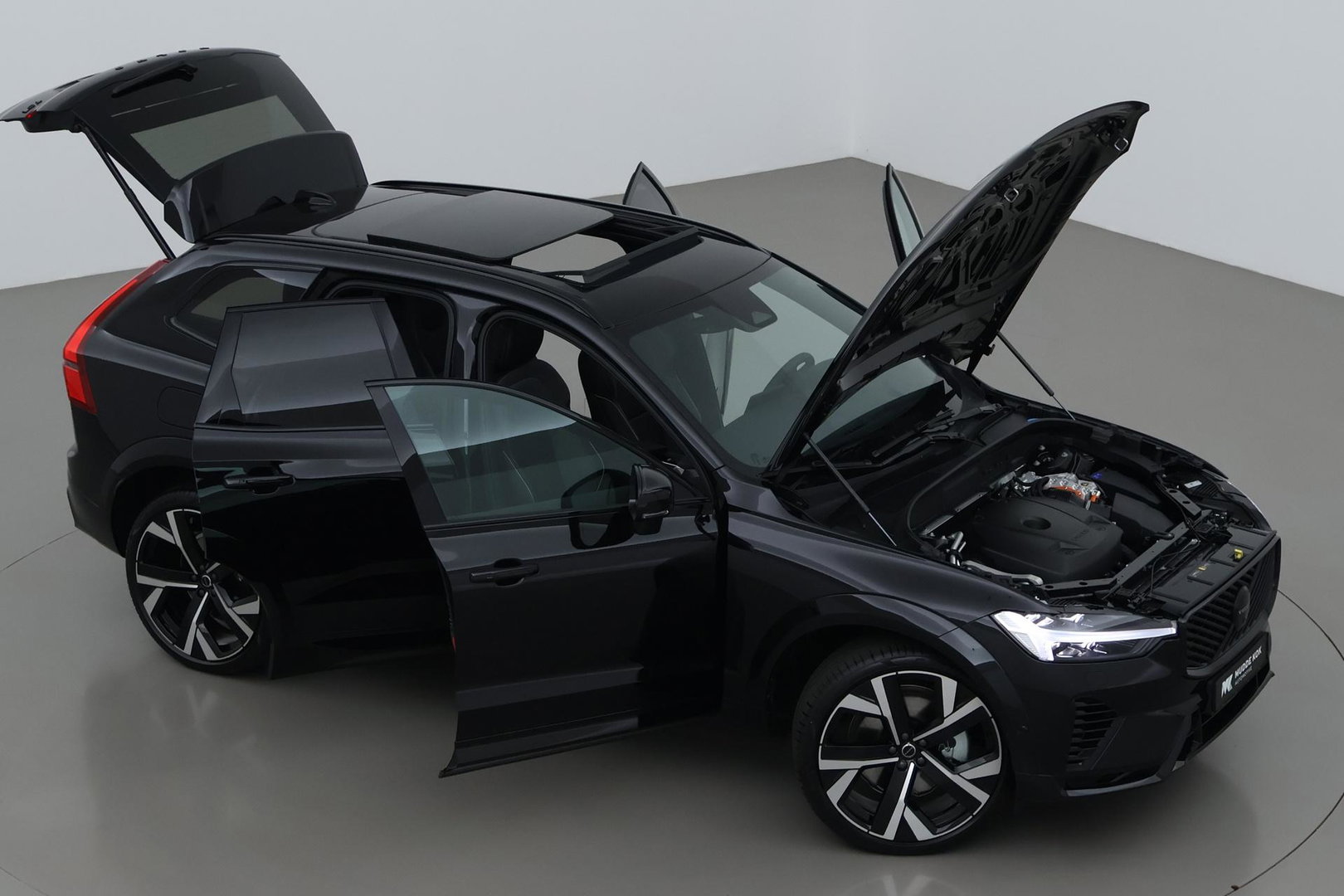 Volvo XC60 T8 Plug-in hybrid Ultra Black Edition | ACC | Panoramadak | 360° Camera | Head-Up | Harman/Kardon | 22 Inch