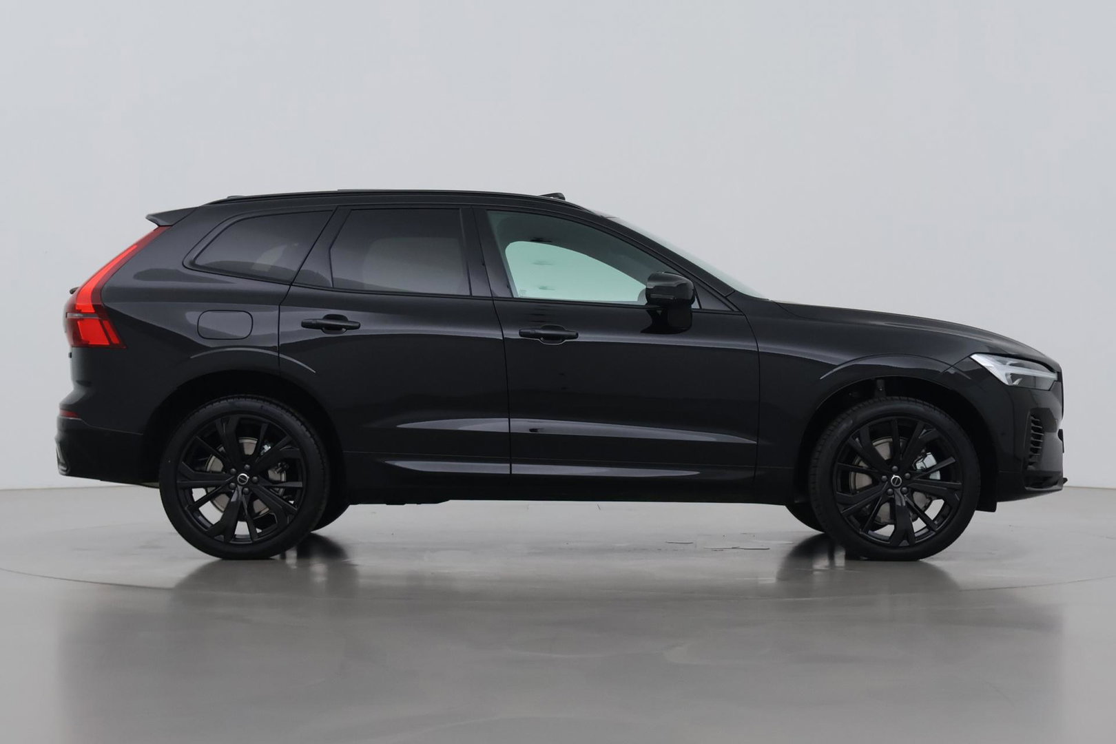 Volvo XC60 T8 Plug-in hybrid Ultra Black Edition | ACC | Panoramadak | Bowers&Wilkins | Head-Up | 360° Camera | Massage+Ventilatie | 21 inch