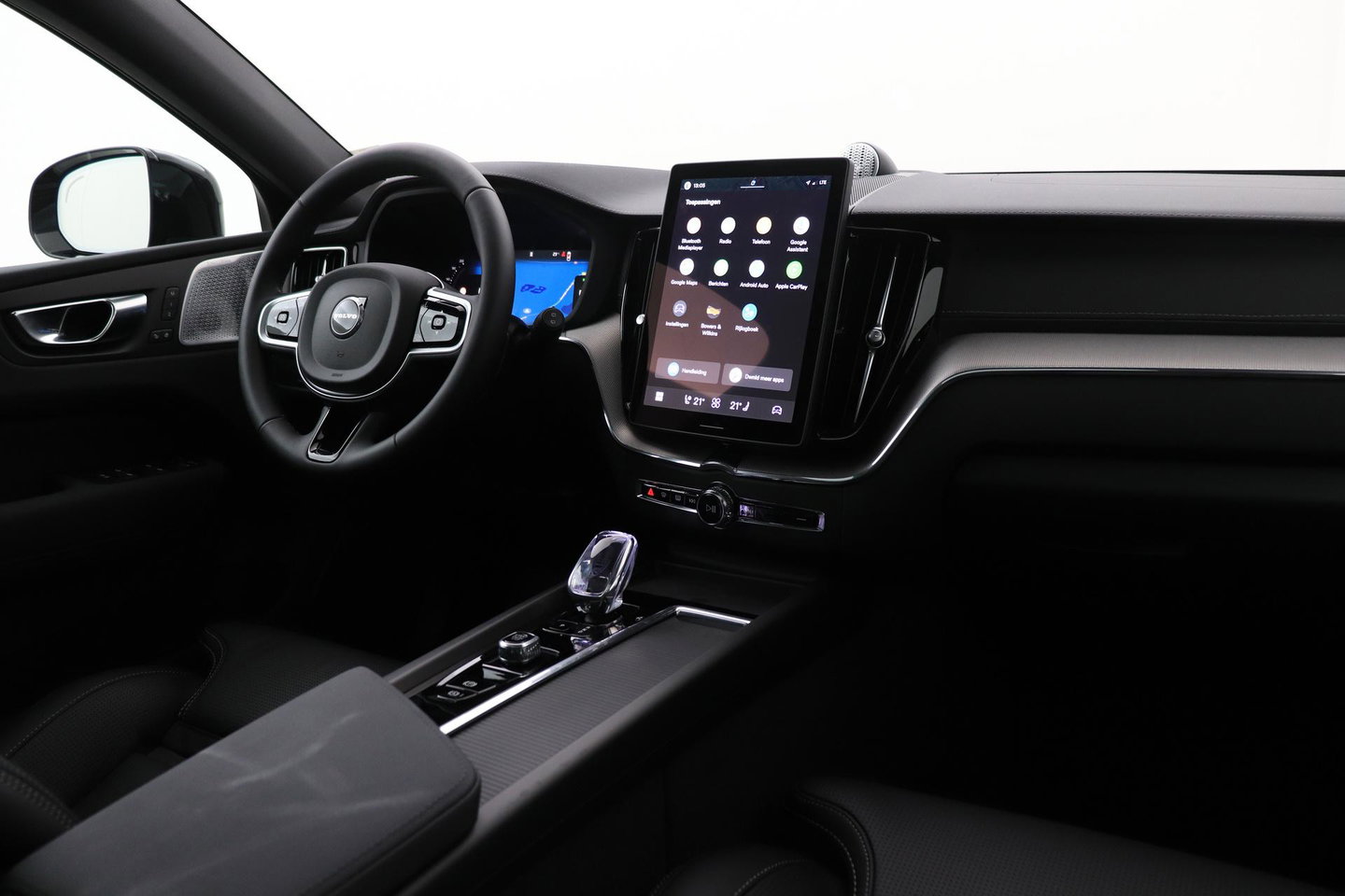Volvo XC60 T8 Plug-in hybrid Ultra Black Edition | ACC | Panoramadak | Bowers&Wilkins | Head-Up | 360° Camera | Massage+Ventilatie | 21 inch