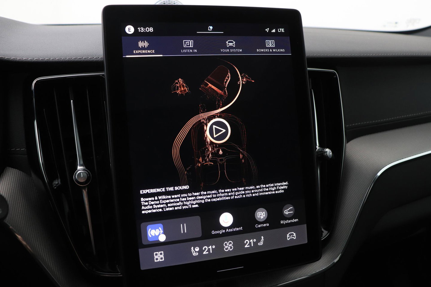 Volvo XC60 T8 Plug-in hybrid Ultra Black Edition | ACC | Panoramadak | Bowers&Wilkins | Head-Up | 360° Camera | Massage+Ventilatie | 21 inch