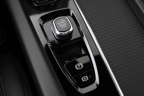 Volvo XC60 T8 Plug-in hybrid Ultra Black Edition | ACC | Panoramadak | Bowers&Wilkins | Head-Up | 360° Camera | Massage+Ventilatie | 21 inch