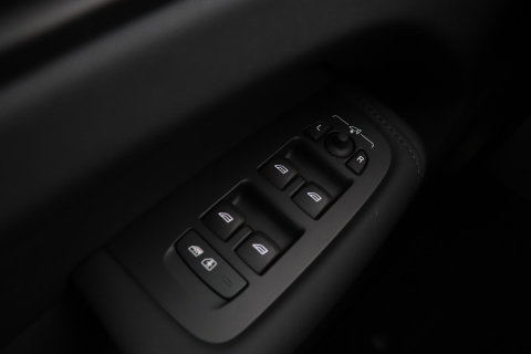 Volvo XC60 T8 Plug-in hybrid Ultra Black Edition | ACC | Panoramadak | Bowers&Wilkins | Head-Up | 360° Camera | Massage+Ventilatie | 21 inch