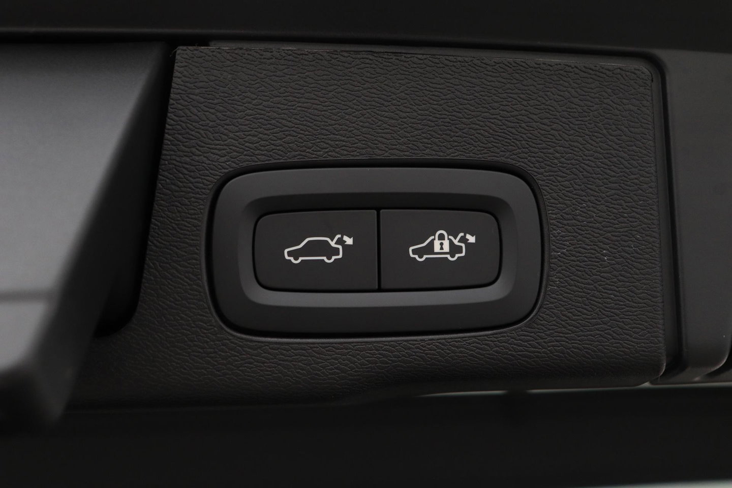 Volvo XC60 T8 Plug-in hybrid Ultra Black Edition | ACC | Panoramadak | Bowers&Wilkins | Head-Up | 360° Camera | Massage+Ventilatie | 21 inch