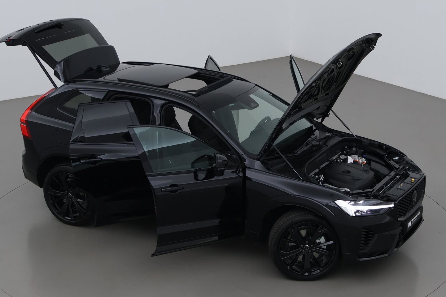 Volvo XC60 T8 Plug-in hybrid Ultra Black Edition | ACC | Panoramadak | Bowers&Wilkins | Head-Up | 360° Camera | Massage+Ventilatie | 21 inch