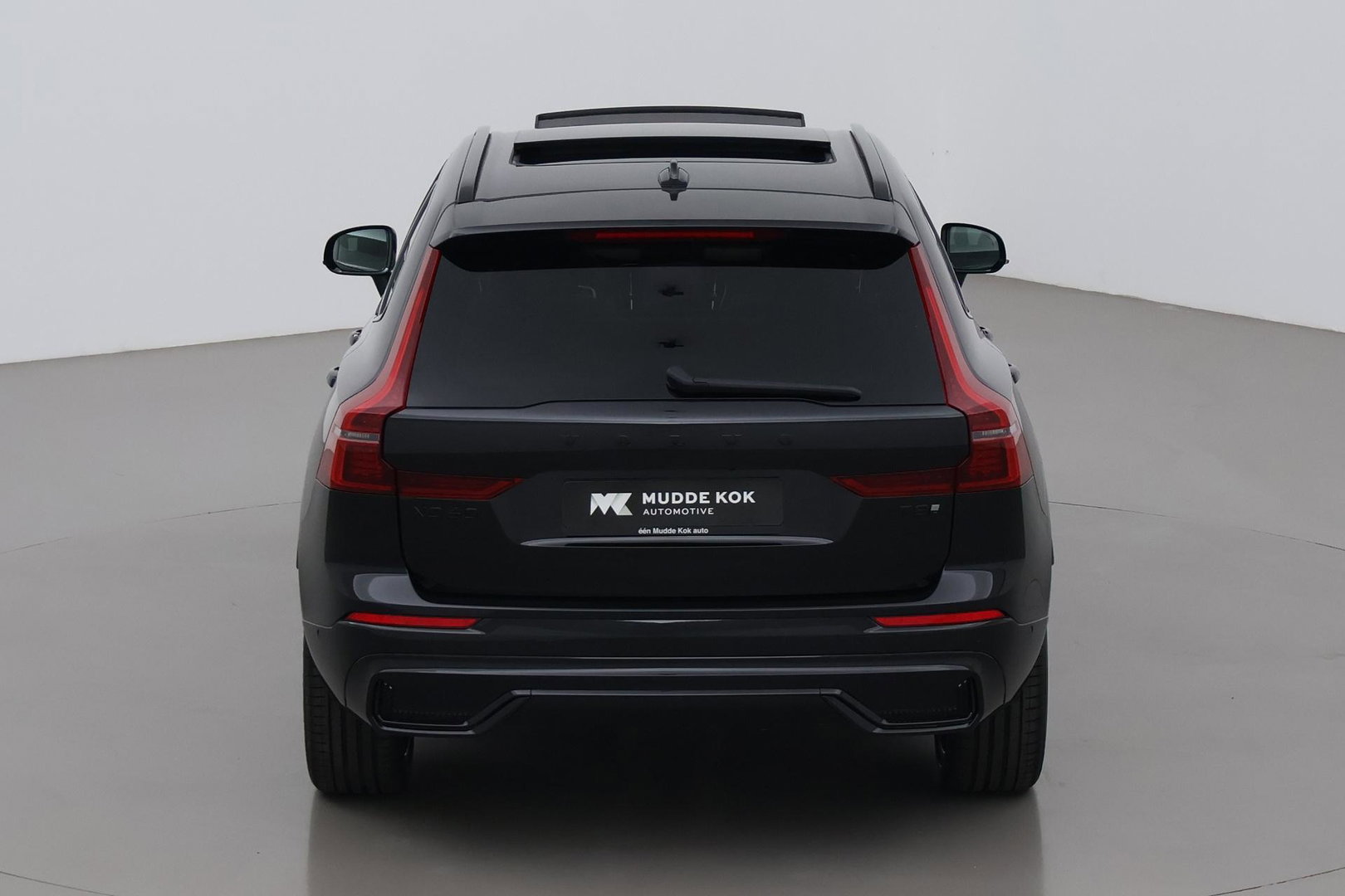 Volvo XC60 T8 Plug-in hybrid Ultra Black Edition | ACC | Panoramadak | Bowers&Wilkins | Head-Up | 360° Camera | Massage+Ventilatie | 21 inch