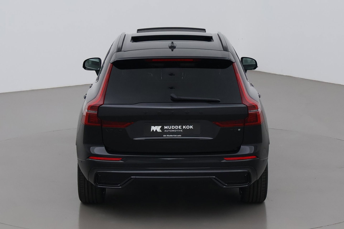 Volvo XC60 T8 Plug-in hybrid Ultra Black Edition | ACC | Panoramadak | Bowers&Wilkins | Head-Up | 360° Camera | Massage+Ventilatie | 21 inch