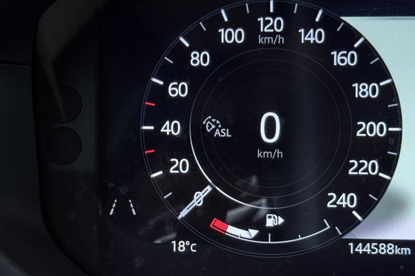 Land Rover Range Rover Velar 2.0 P400e | Elektrische Trekhaak | Keyless Entry | Memory | Camera | Leder | 19 inch