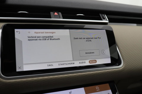 Land Rover Range Rover Velar 2.0 P400e | Elektrische Trekhaak | Keyless Entry | Memory | Camera | Leder | 19 inch