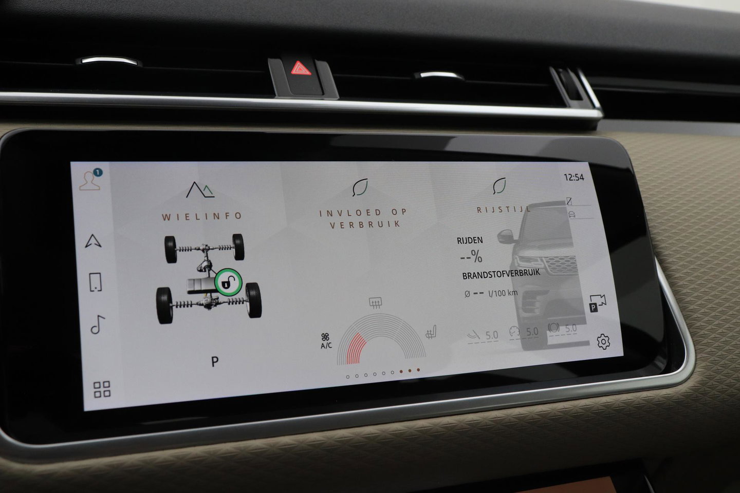 Land Rover Range Rover Velar 2.0 P400e | Elektrische Trekhaak | Keyless Entry | Memory | Camera | Leder | 19 inch