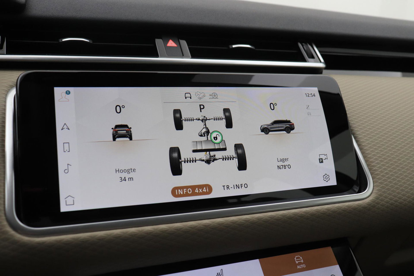 Land Rover Range Rover Velar 2.0 P400e | Elektrische Trekhaak | Keyless Entry | Memory | Camera | Leder | 19 inch