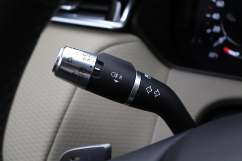 Land Rover Range Rover Velar 2.0 P400e | Elektrische Trekhaak | Keyless Entry | Memory | Camera | Leder | 19 inch