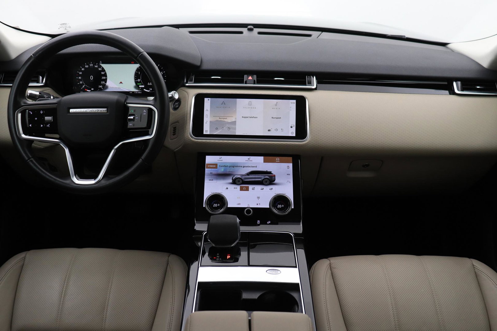 Land Rover Range Rover Velar 2.0 P400e | Elektrische Trekhaak | Keyless Entry | Memory | Camera | Leder | 19 inch