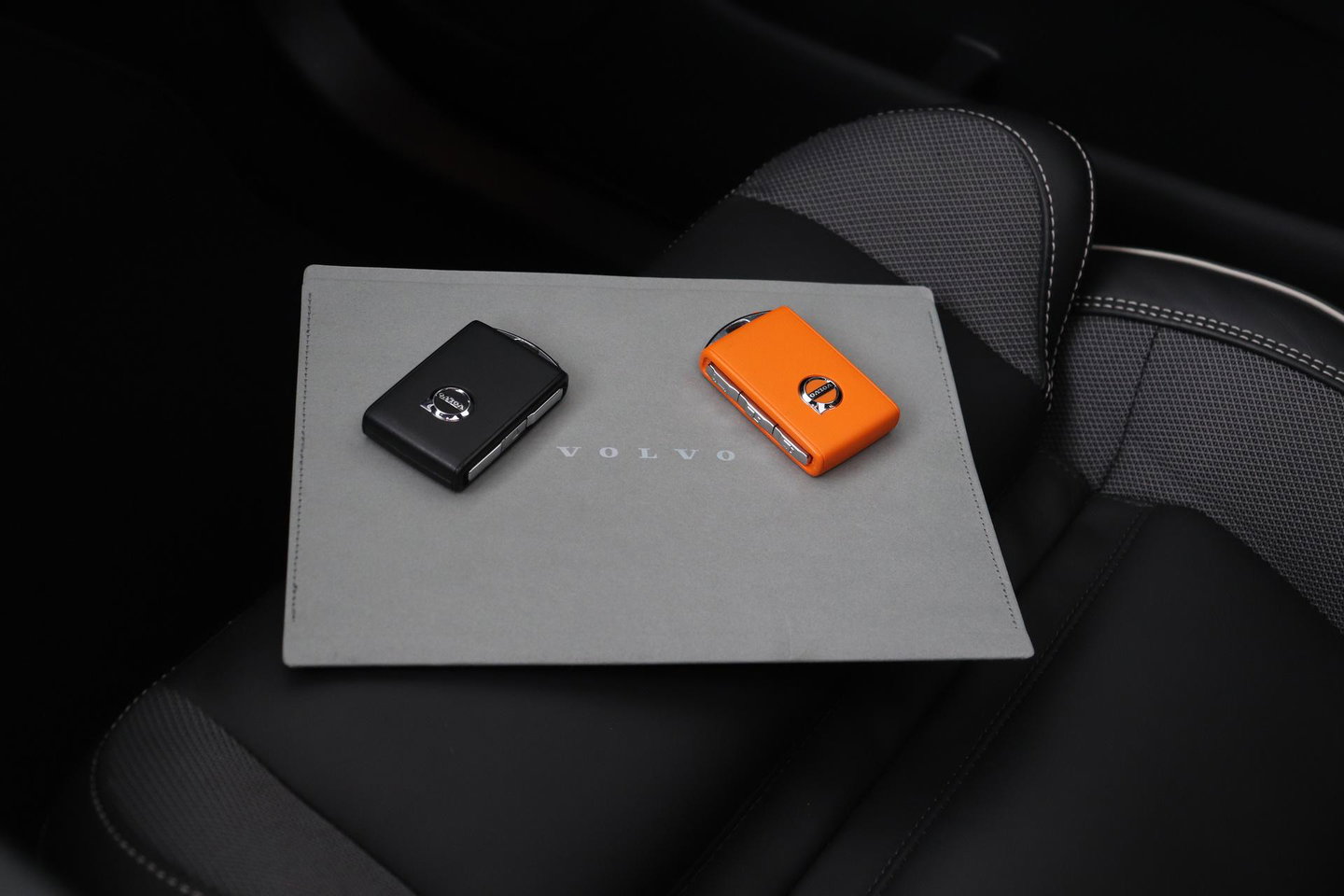 Volvo XC60 T8 Plug-in-hybrid Polestar Engineered | Bowers&Wilkins | 22 Inch | Head-Up | Panoramadak | 360° Camera | ACC