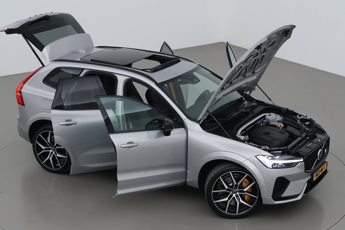 Volvo XC60 T8 Plug-in-hybrid Polestar Engineered | Bowers&Wilkins | 22 Inch | Head-Up | Panoramadak | 360° Camera | ACC