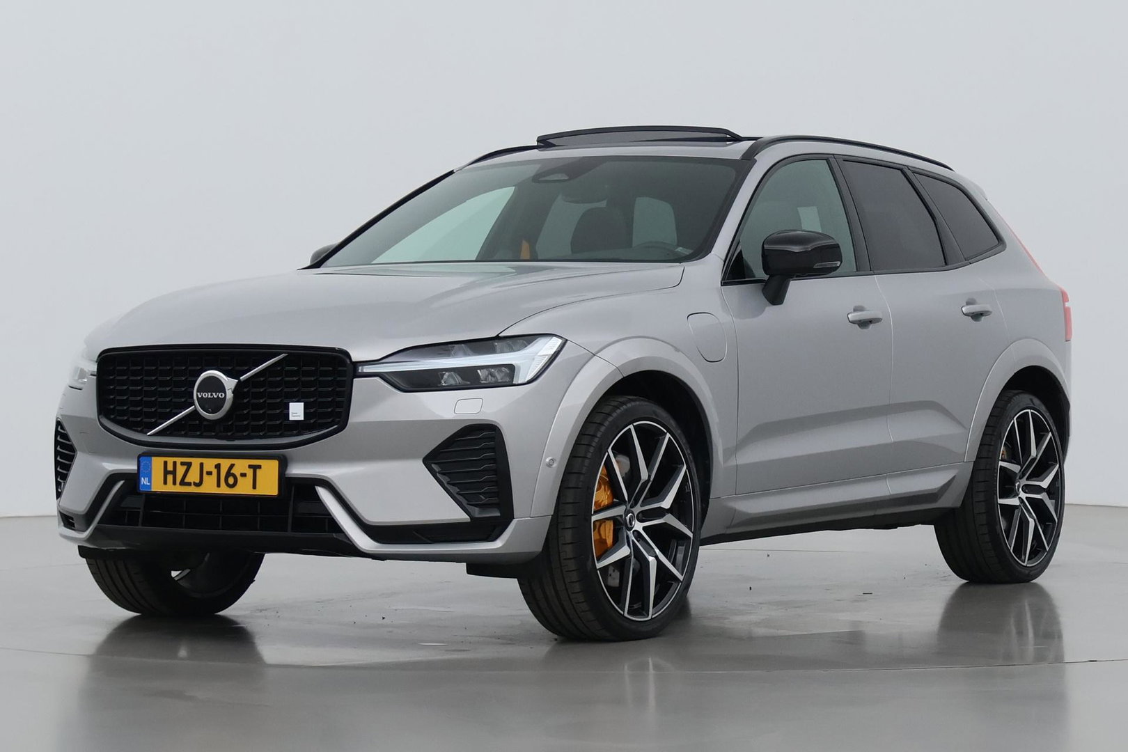 Volvo XC60 T8 Plug-in-hybrid Polestar Engineered | Bowers&Wilkins | 22 Inch | Head-Up | Panoramadak | 360° Camera | ACC