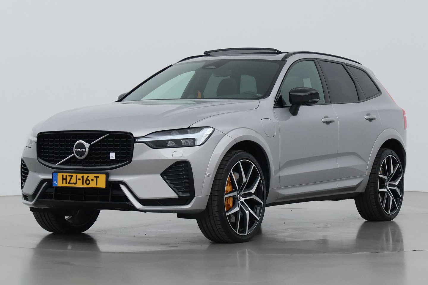 Volvo XC60 T8 Plug-in-hybrid Polestar Engineered | Bowers&Wilkins | 22 Inch | Head-Up | Panoramadak | 360° Camera | ACC