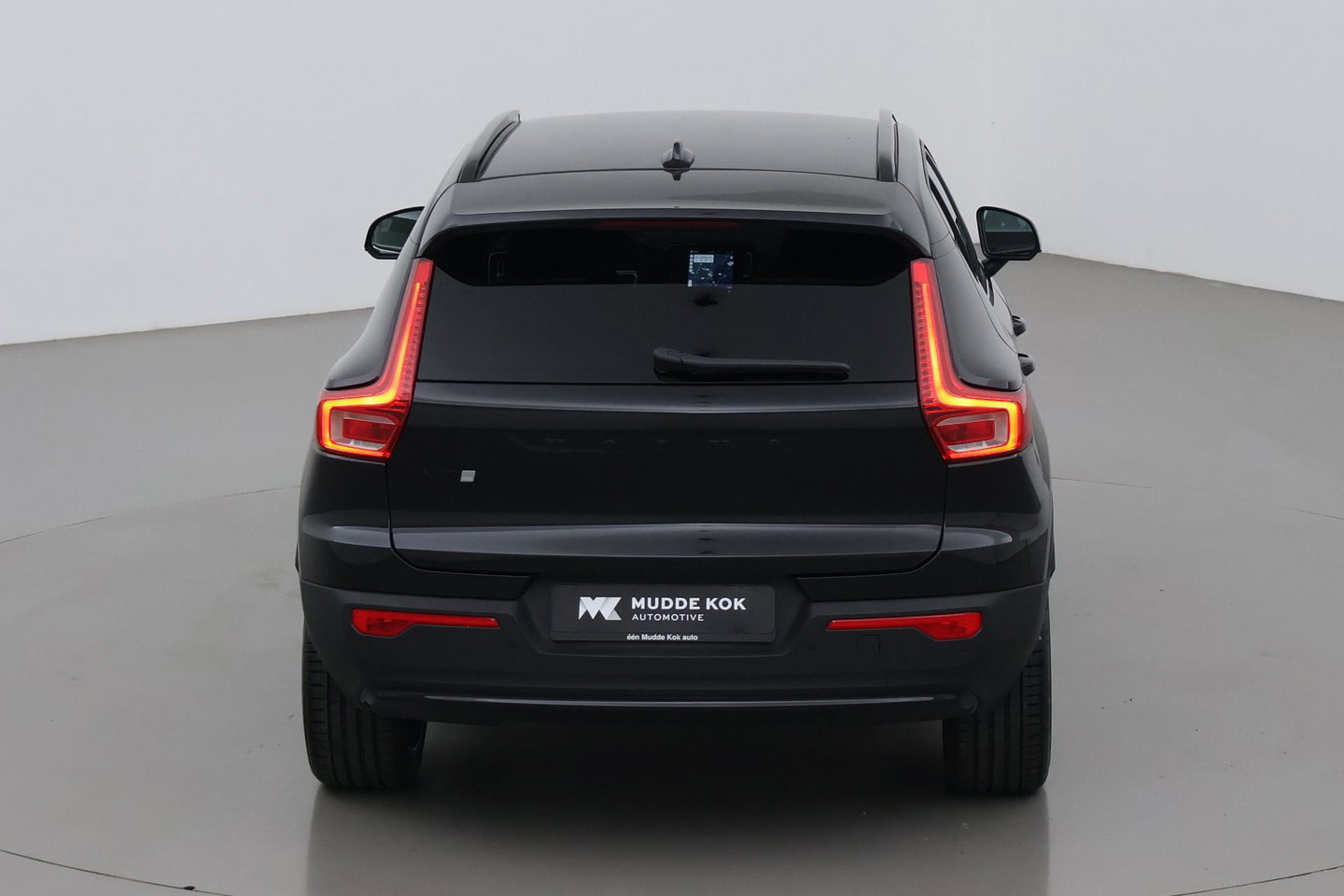 Volvo EX40 Single Motor Extended Range Plus Black Ed. 82 kWh | 360° Camera | ACC | 20 Inch | Stoel+Stuurverwarming | Harman/Kardon